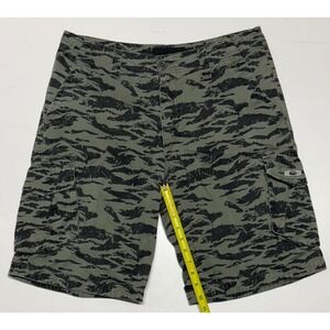 VTG Y2K Oakley Mens Tiger Stripe Camo Cargo Shorts Green Black Size 34 Tactical